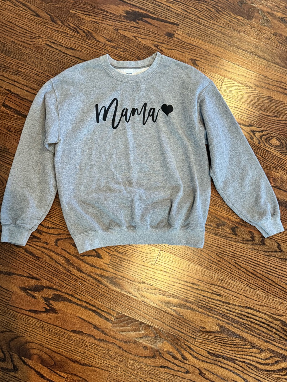Women’s Mama Heart Graphic Crewneck Sweatshirt - Gray medium